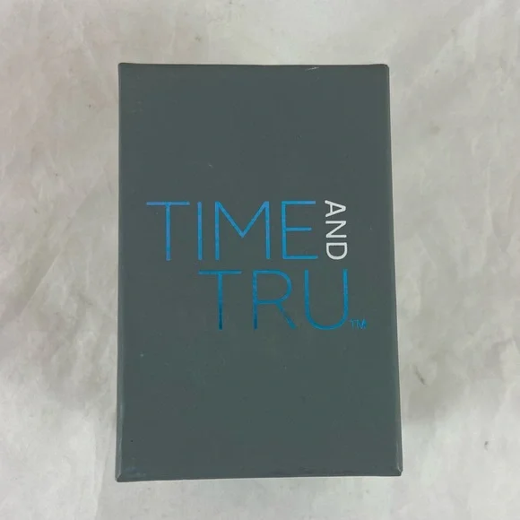 Time & Tru Women’s Wristwatch & Bracelet Set Rose Gold Tone Crystal Accents New - Picture 9 of 10